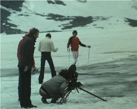 弗朗兹·克拉莫与他的滑雪场景观看